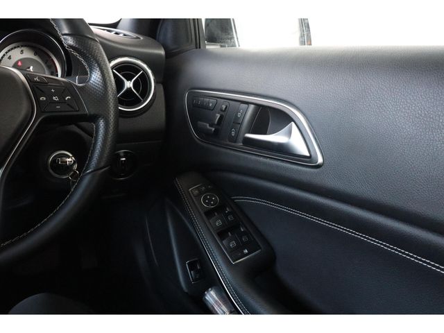 MERCEDES BENZ GLA CL 2015 Image 31