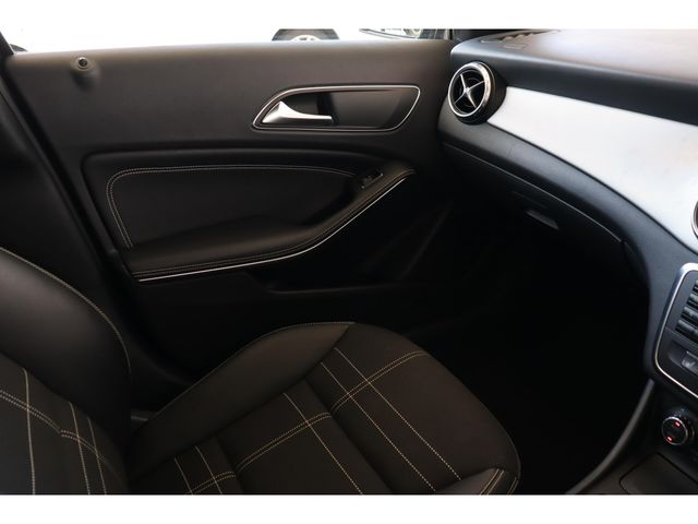 MERCEDES BENZ GLA CL 2015 Image 31