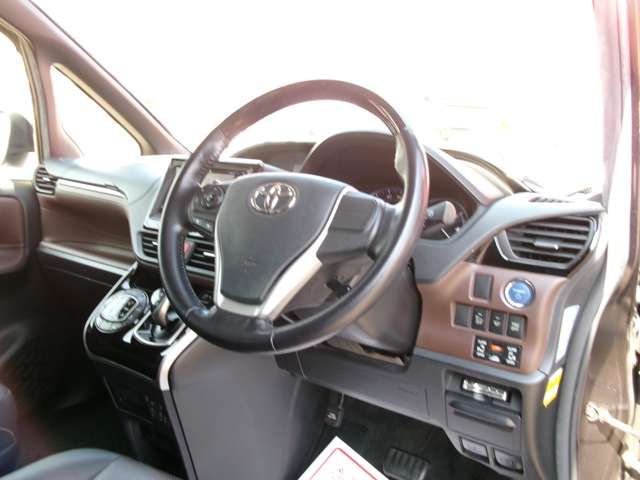 TOYOTA ESQUIRE HYBRID 2015 Image 31