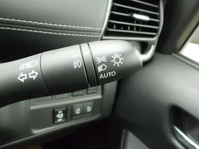 NISSAN SERENA  S-HYBRID 4WD 2018 Image 31