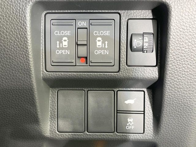 HONDA STEPWAGON E:HEV SPAD 2022 Image 31