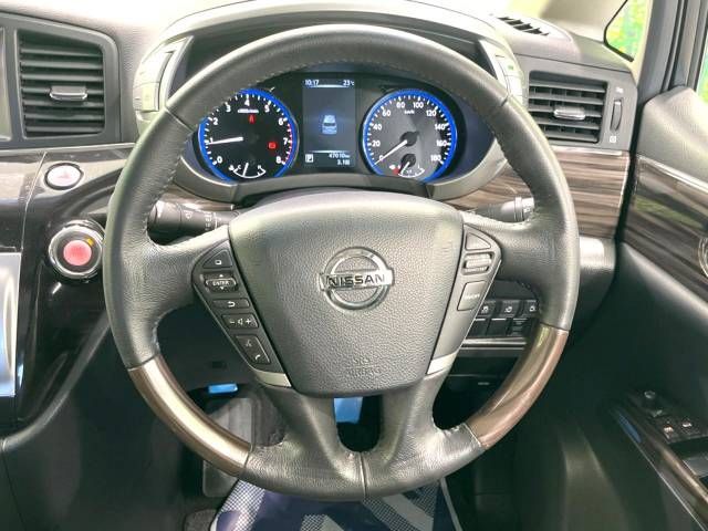 NISSAN ELGRAND 2015 Image 31