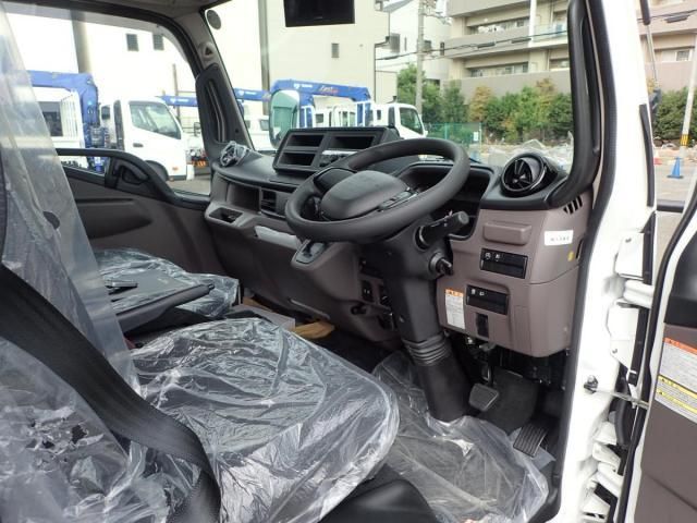 MITSUBISHI CANTER 2024 Image 31