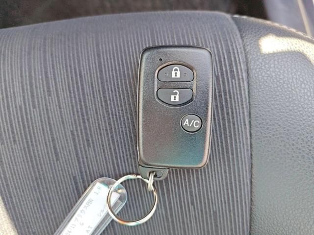 TOYOTA PRIUS PHV 2012 Image 31