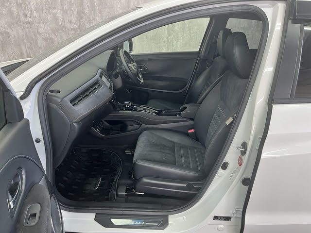 HONDA VEZEL HYBRID 2016 Image 31