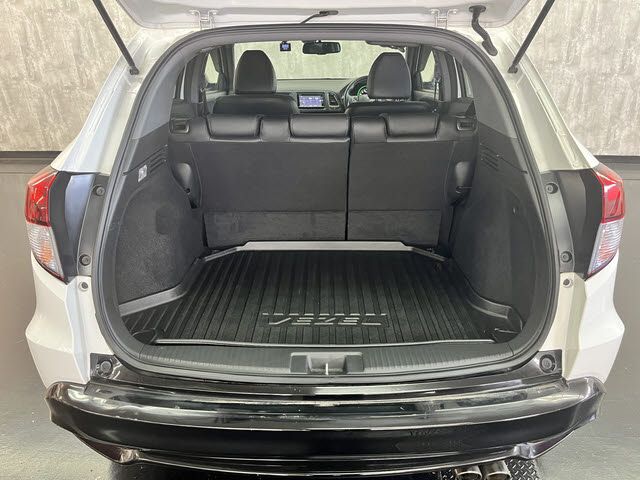 HONDA VEZEL HYBRID 2016 Image 31