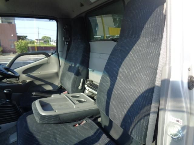 HINO DUTRO 2013 Image 31