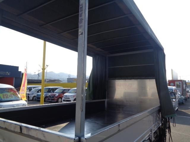 HINO DUTRO 2013 Image 31