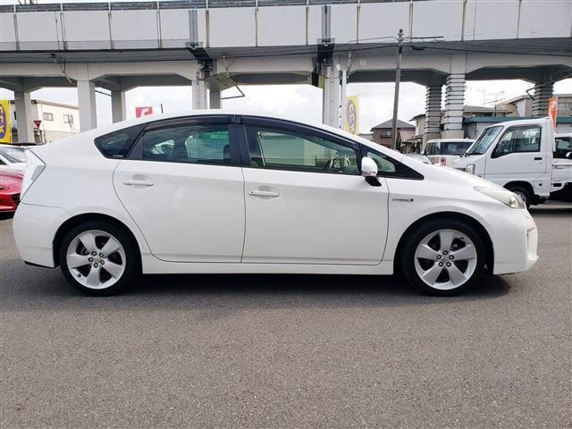 TOYOTA PRIUS 2012 Image 31