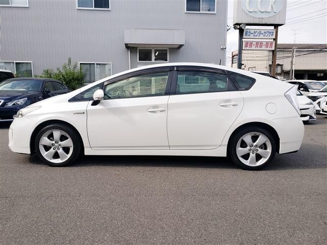 TOYOTA PRIUS 2012 Image 31