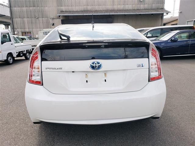 TOYOTA PRIUS 2012 Image 31