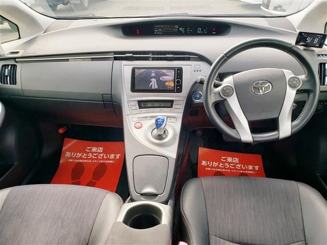 TOYOTA PRIUS 2012 Image 31