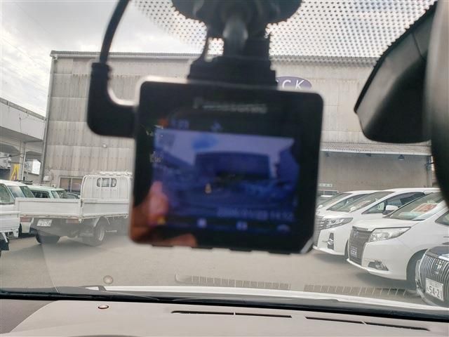 TOYOTA PRIUS 2012 Image 31