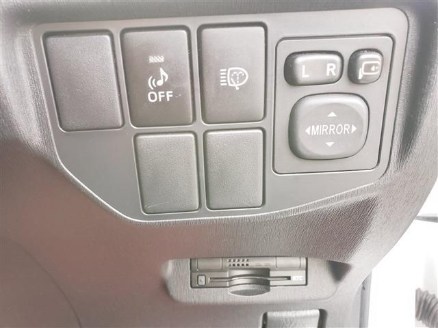 TOYOTA PRIUS 2012 Image 31