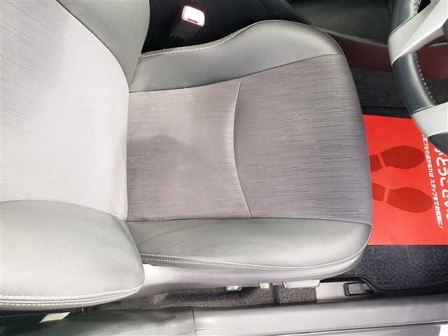 TOYOTA PRIUS 2012 Image 31