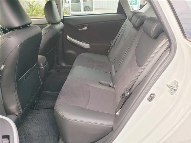 TOYOTA PRIUS 2012 Image 31