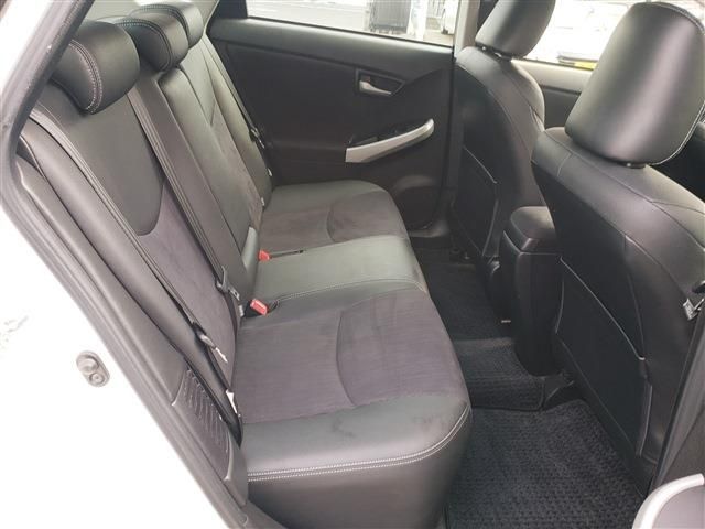 TOYOTA PRIUS 2012 Image 31