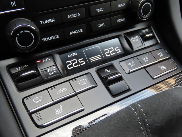 PORSCHE 911 2019 Image 31