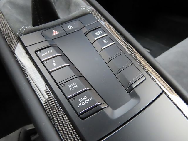 PORSCHE 911 2019 Image 31