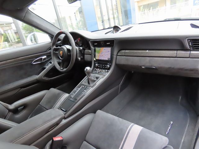 PORSCHE 911 2019 Image 31