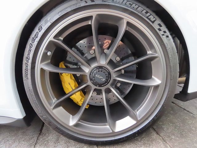 PORSCHE 911 2019 Image 31