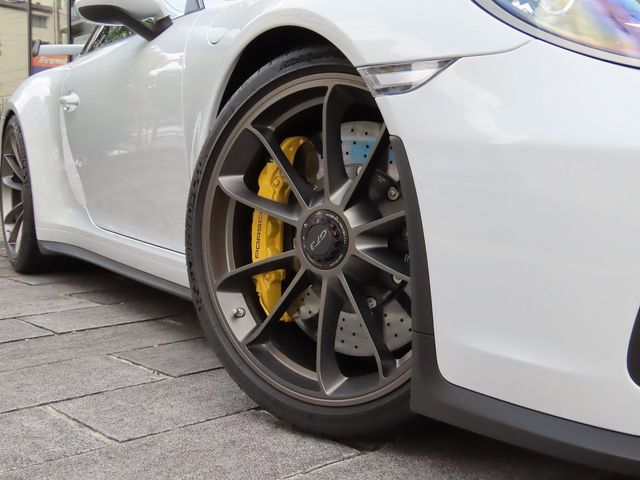 PORSCHE 911 2019 Image 31