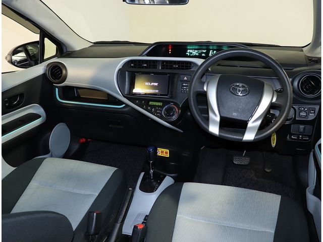 TOYOTA AQUA 2013 Image 31