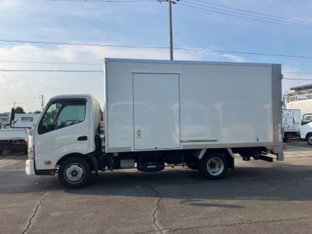 HINO DUTRO 2023 Image 31