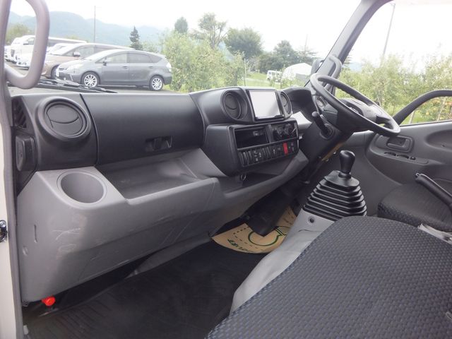 HINO DUTRO 2020 Image 31