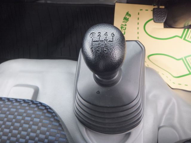 HINO DUTRO 2020 Image 31