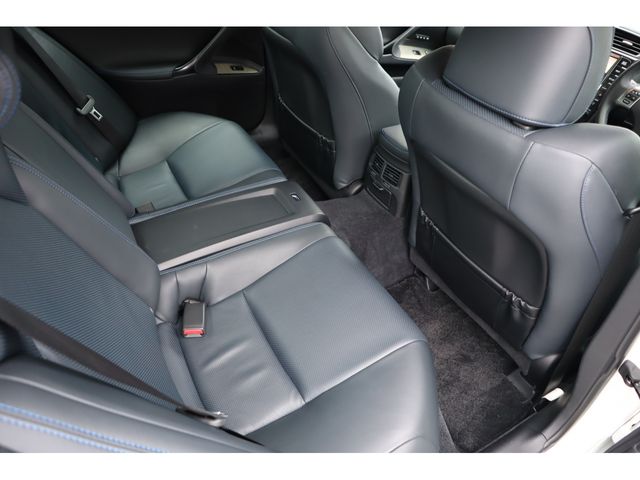 TOYOTA LEXUS IS F 2011 Image 31