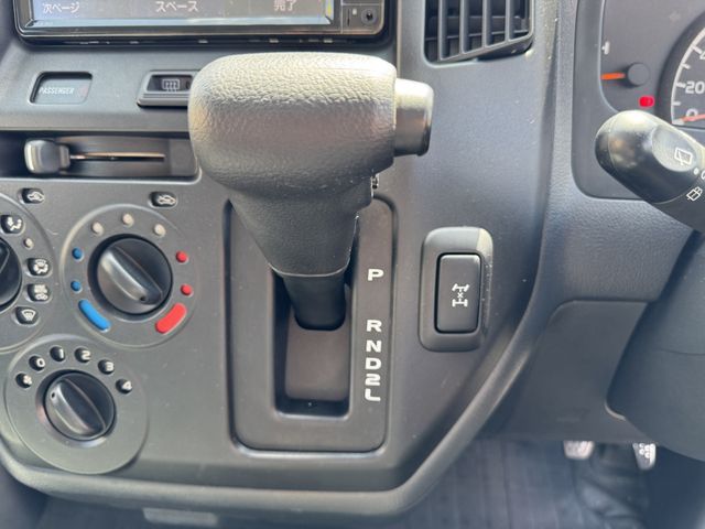 TOYOTA LITEACE VAN 4WD 2019 Image 31