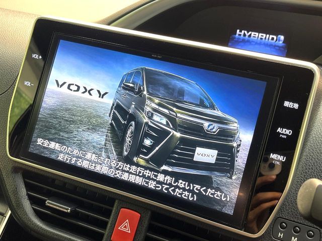 TOYOTA VOXY HYBRID 2018 Image 31