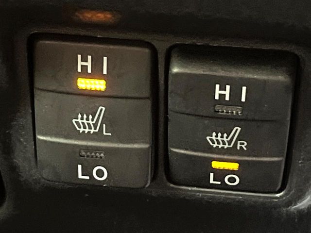 TOYOTA VOXY HYBRID 2018 Image 31