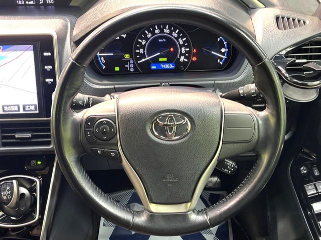 TOYOTA VOXY HYBRID 2018 Image 31