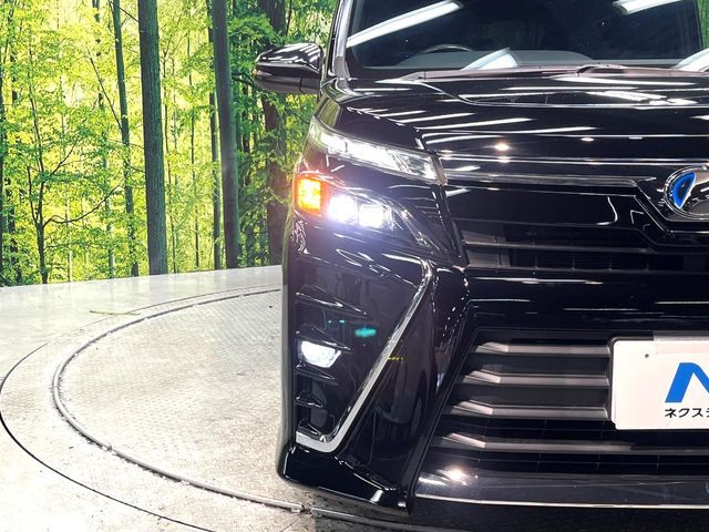 TOYOTA VOXY HYBRID 2018 Image 31