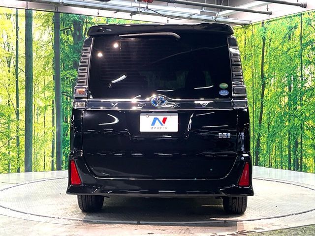 TOYOTA VOXY HYBRID 2018 Image 31