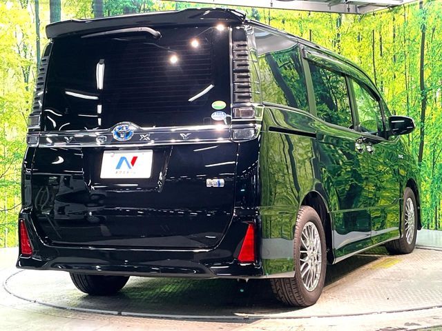 TOYOTA VOXY HYBRID 2018 Image 31