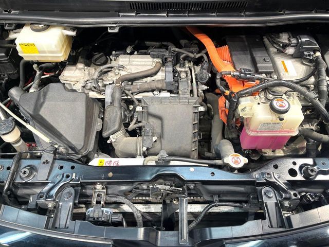 TOYOTA VOXY HYBRID 2018 Image 31