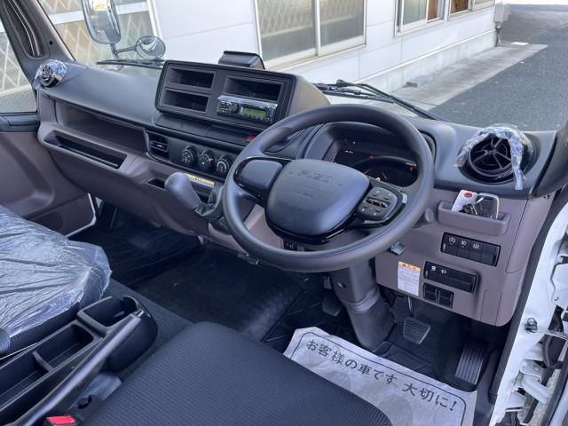 MITSUBISHI CANTER 2025 Image 31