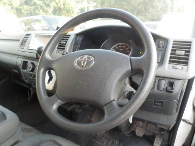 TOYOTA HIACE VAN 4WD 2013 Image 31