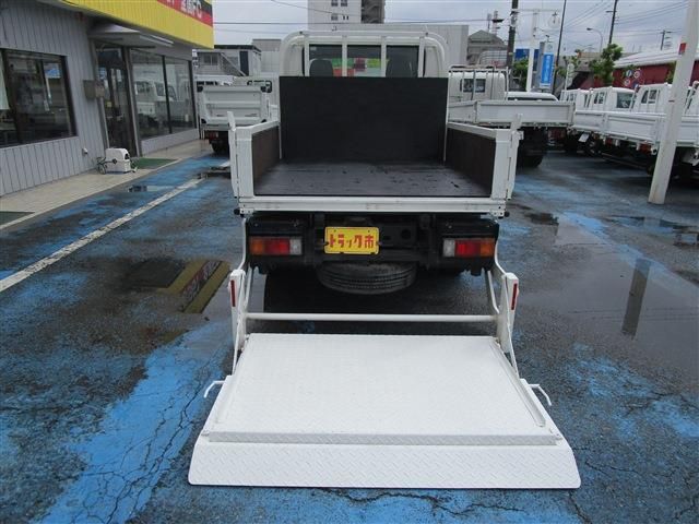 HINO DUTRO 2018 Image 31