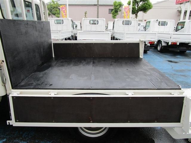 HINO DUTRO 2018 Image 31