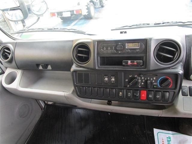HINO DUTRO 2018 Image 31