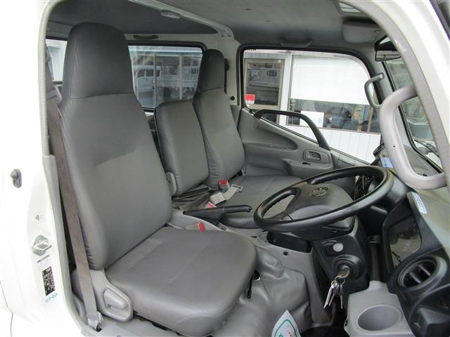 HINO DUTRO 2018 Image 31