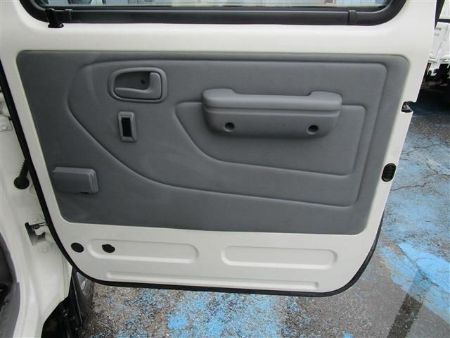 HINO DUTRO 2018 Image 31