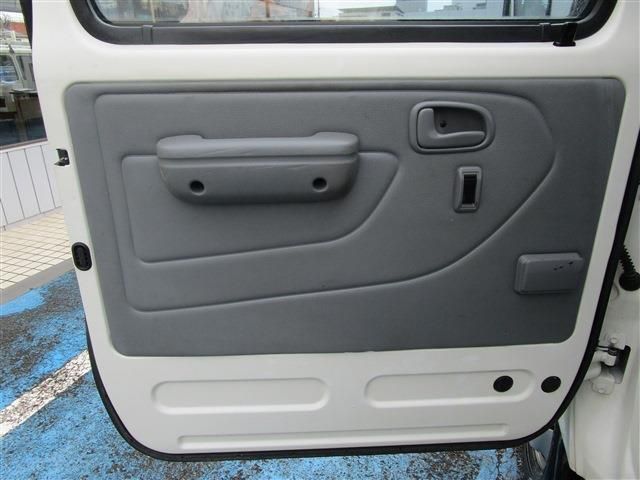 HINO DUTRO 2018 Image 31