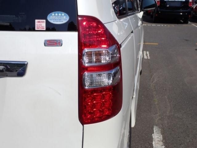 TOYOTA NOAH 2010 Image 31