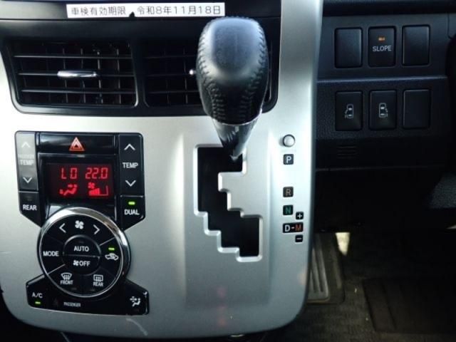 TOYOTA NOAH 2010 Image 31