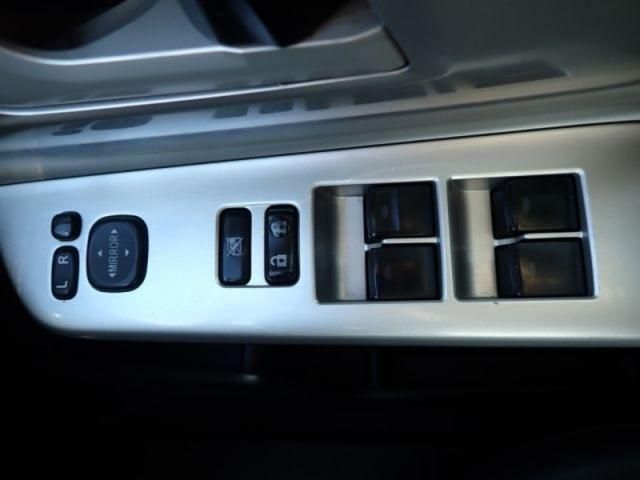 TOYOTA NOAH 2010 Image 31